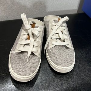 Pehuea Li Olukai Shoes